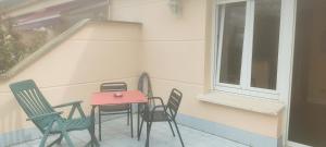 Habitación triple con bañera y terraza HOTEL SUITE MIOÑO