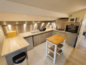 Appartement indépendant dans une charmante maison dhôtes de vacances - HI PYRENEES - Jardin privé de 4000 m2 face au Pic du Midi