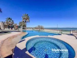 Vista Dorada 1BR condo Great view of Bay & Sea w pool - El Centenario