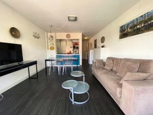 Résidence Joigny - T2 avec Vue Latérale sur la Mer MAE-9811