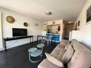 Résidence Joigny - T2 avec Vue Latérale sur la Mer MAE-9811