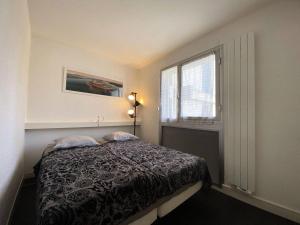 Résidence Joigny - T2 avec Vue Latérale sur la Mer MAE-9811