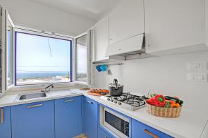 Penthouse Azzurra Sea View Near Beach - Happy Rentals