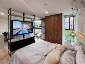 1BR AC Near Unicentro, UPB & Parques Laureles