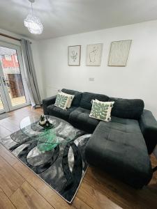 Modern & Private 2BR Apartment