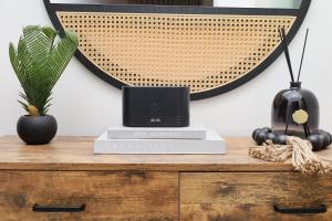 استديو بجلسة خارجية