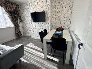 Modern Brand New 2 Bed Flat - Entire Apartment