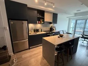 Stylish 1BR Oakville Condo - Milton