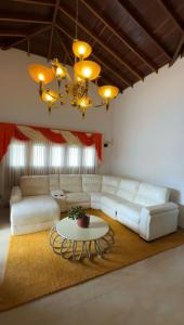 VILLA ORION piscina y discoteca PRIVADA K18