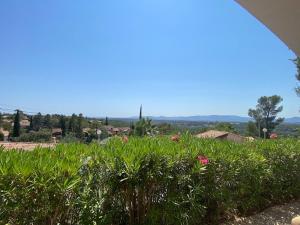 Maison au calme dans résidence privée avec piscine vue mer