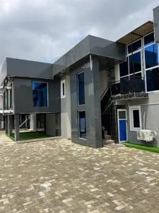 Glandov Suites - Pakuro