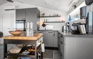 2 Bedroom Lovely Home In Assens