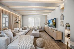 Dream Home Steps from Emerald Beach Santa Rosa