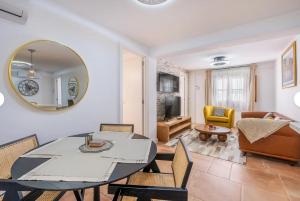 Casa al Andalus - Chic, serene, and Posh Center City Pad