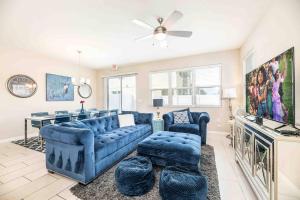 SUPER CHIC - 4 Bedroom TOWNHOME IN DISNEY AREA