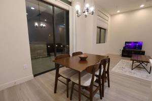 Central To Phoenix and Scottsdale Spacious 3BR Escape in Phoenix!