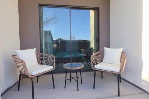 Central To Phoenix and Scottsdale Spacious 3BR Escape in Phoenix!