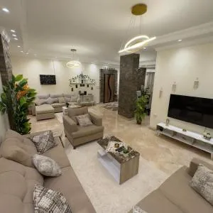 Hotel Apartment In Sheikh Zayed With Private Entrance - Sheikh Zayed