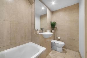 Perfect for long stays! Londons Famous Brick Lane - 1 Bed Flat Sleeps 5