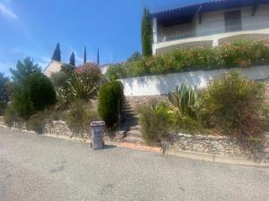 Maison au calme dans résidence privée avec piscine vue mer