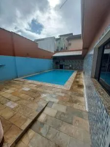 Casa aconchegante com piscina e churrasqueira - 穆里基镇