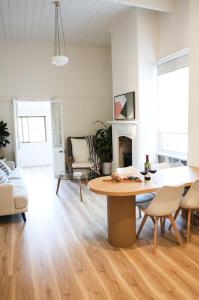 Beechworth Clements Cottage on Main St. Bare bnb by Bare Body Beauty co. Single Room suite