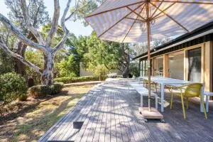 Arlo Beach House Beachside with Fireplace - Bittern