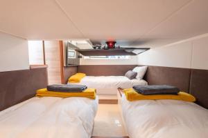 2BR Heated Yacht Lymington Centre Beautiful View
