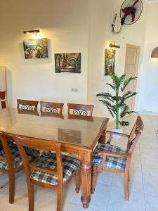 استمتع بزيارة لا تنسى في مارينا العلمين على البحر مباشر 4 غرف مكيف