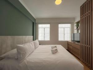 Miraflores City Diagonal Apartments by Geko