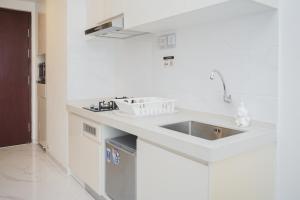 Cozy Living Studio Sky House BSD Apartment By Travelio