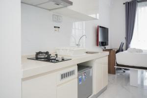 Cozy Living Studio Sky House BSD Apartment By Travelio
