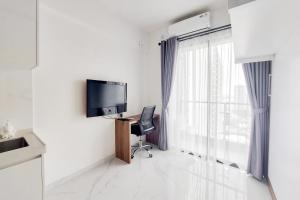 Cozy Living Studio Sky House BSD Apartment By Travelio