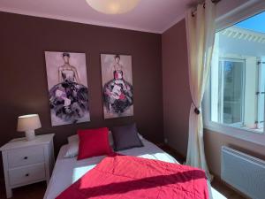 Maisons de vacances Maison Spacieuse avec Piscine Privee, Proche Centre et Plage, Saint Jean de Monts - FR-1-323-381 : Maison de Vacances