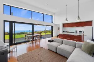Skyline Lodge - Leigh Coastal Paradise