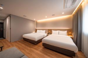 Phòng Gia Đình Có Bồn Tắm (Family Room with Bath)