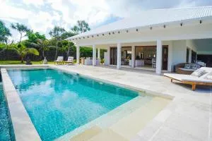 Villa Blanc I Vanuatu Luxury Holiday Homes - Mélé