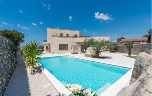 Beautiful Home In Galizana With Sauna