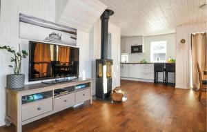 Amazing Home In Årjäng With Lake View