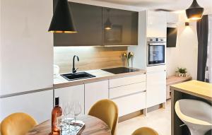 Cozy Apartment In Supetar