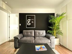 The Snake 1BR by Geko