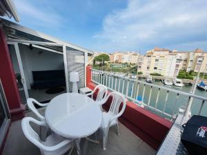 Appartement rénové proche plage, clim, parking, wi-fi - FR-1-723-169