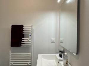 Appartements Appartement neuf avec terrasse et parking a Groix - FR-1-813-23 : photos des chambres