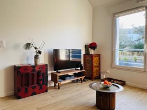 Appartements Appartement neuf avec terrasse et parking a Groix - FR-1-813-23 : photos des chambres