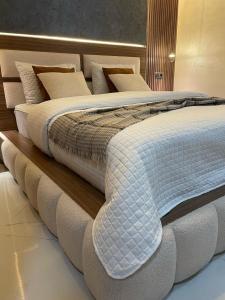 Modern Apartment Airport