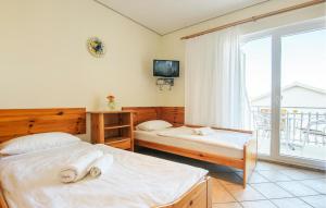 Stunning Apartment In Jezera With Wifi