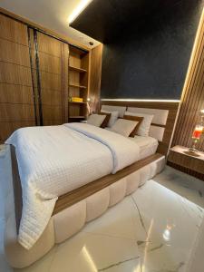 Modern Apartment Airport