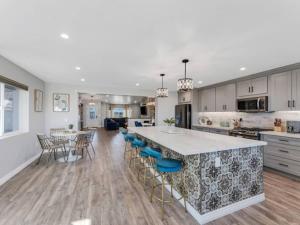 Pickleball at 7000ft Private home with Court