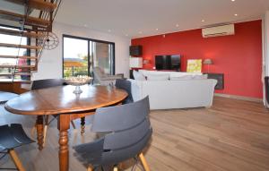 Maisons de vacances 2 Bedroom Lovely Home In Cervione : photos des chambres