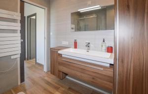 Maisons de vacances 2 Bedroom Lovely Home In Cervione : Maison de Vacances 2 Chambres